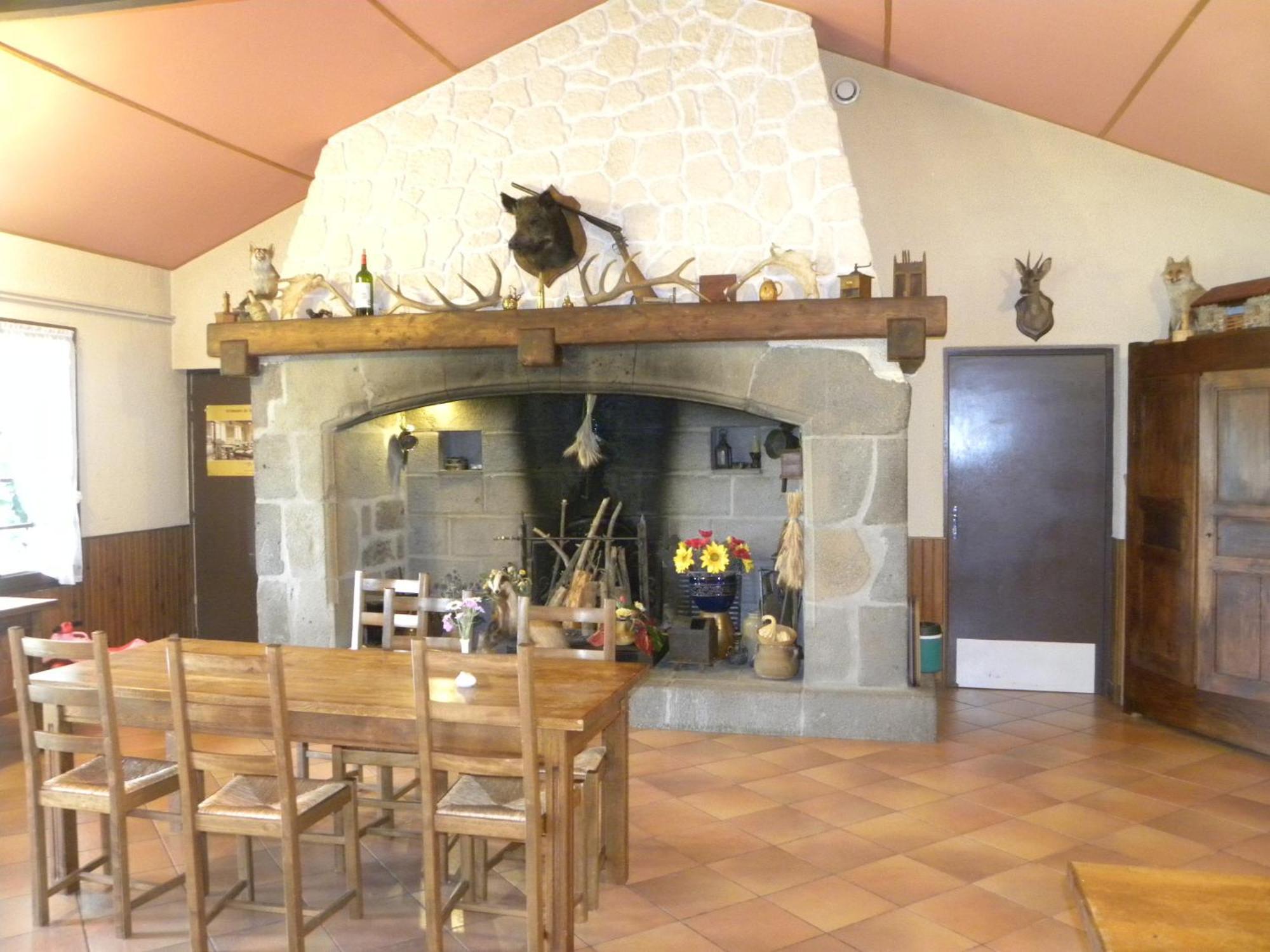 Auberge Les Volpilieres Ruynes-en-Margeride Экстерьер фото